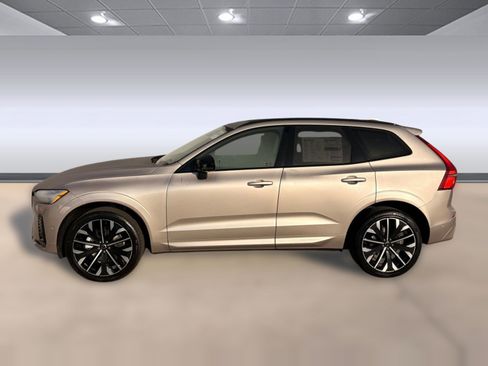 New 2026 Volvo XC60 B5 Ultra w/ Climate Package image 2