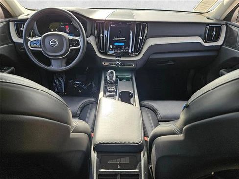 Used 2022 Volvo XC60 B5 Inscription w/ Protection Package Premier FWD image 17