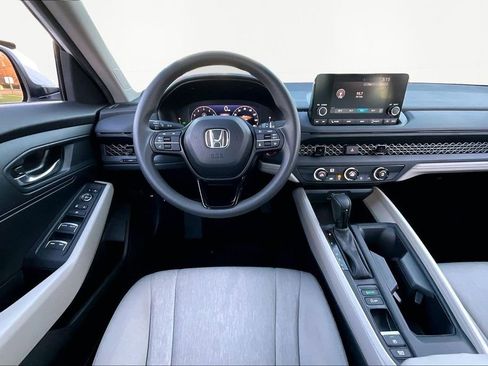 Used 2025 Honda Accord LX image 9