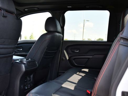 Used 2021 Nissan Titan PRO-4X w/ Pro-4x Convenience Package AWD/4WD image 19
