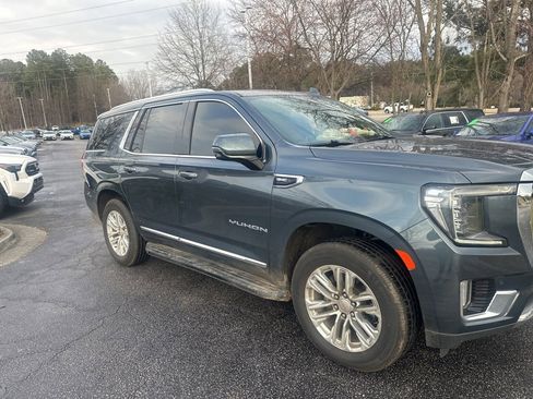 Used 2021 GMC Yukon SLT w/ SLT Premium Package image 12