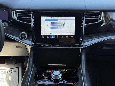 Used 2022 Jeep Wagoneer Series III w/ Flexible Seating Group image 21