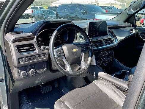 Used 2023 Chevrolet Suburban Premier image 19