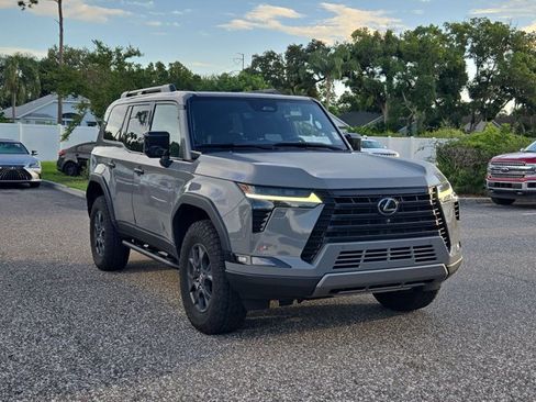 Used 2024 Lexus GX 550 AWD/4WD image 3