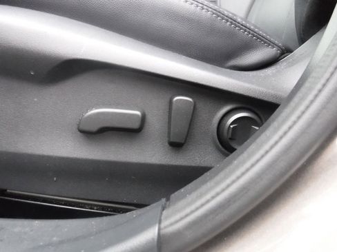 Used 2022 Subaru Outback Limited image 16