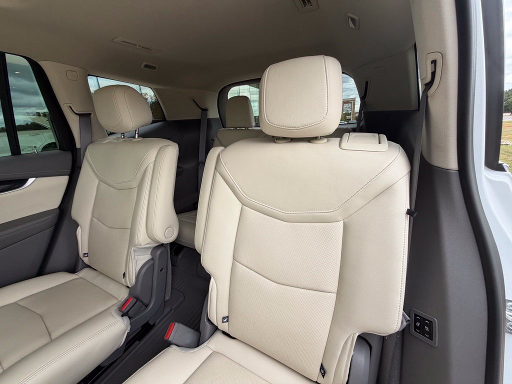 Used 2024 Cadillac XT6 Premium Luxury w/ Technology Package FWD image 16