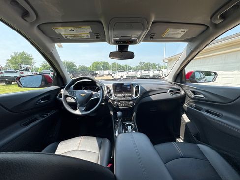 Used 2022 Chevrolet Equinox Premier image 12