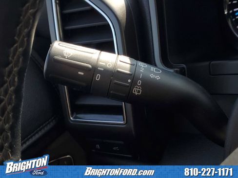 Used 2021 Ford Expedition Max Limited AWD/4WD image 23