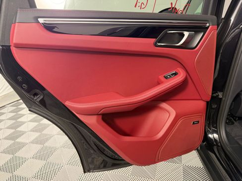 Used 2025 Porsche Macan S image 17