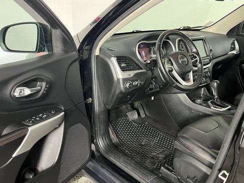 Used 2018 Jeep Cherokee Trailhawk w/ Quick Order Package 27L image 21