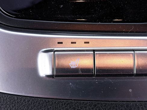 Used 2025 Kia Carnival EX image 30