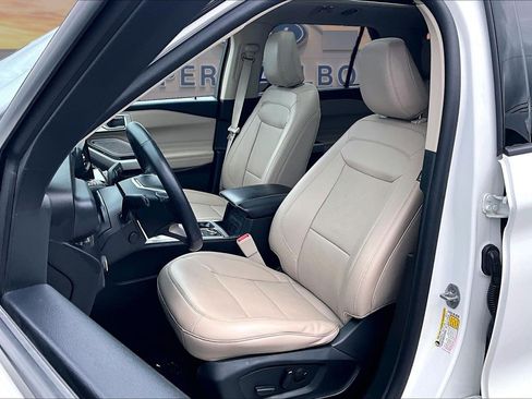 Certified 2023 Ford Explorer Limited w/ Limited Technology Package AWD/4WD image 25