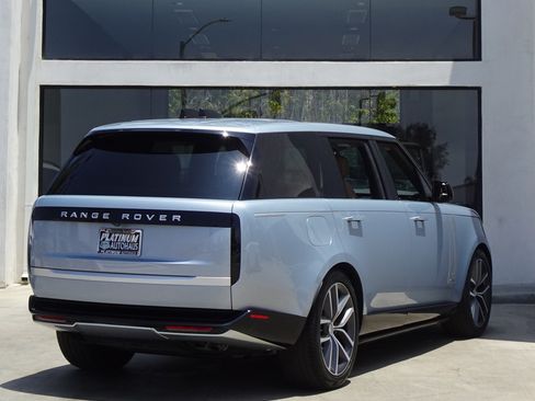 Used 2024 Land Rover Range Rover Long Wheelbase Autobiography AWD/4WD image 6