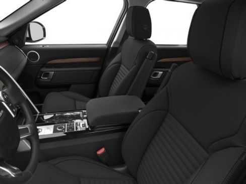 Used 2017 Land Rover Discovery First Edition image 9