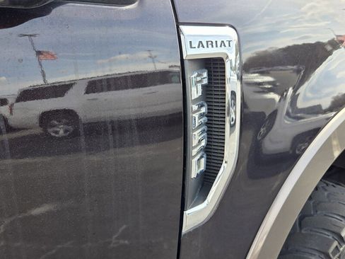 Used 2019 Ford F250 Lariat w/ Lariat Ultimate Package image 12