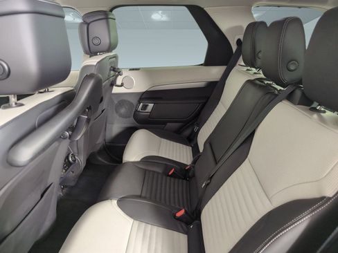 Certified 2025 Land Rover Discovery Dynamic SE image 20