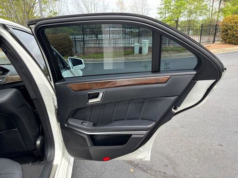 Used 2014 Mercedes-Benz E 350 Sedan image 37