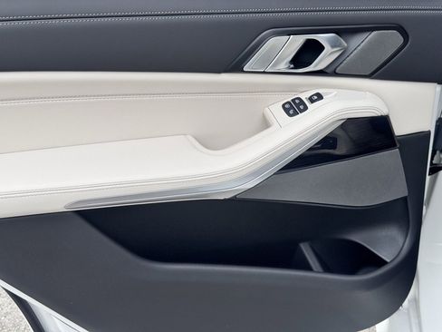 Used 2026 BMW X7 xDrive40i w/ Executive Package image 23