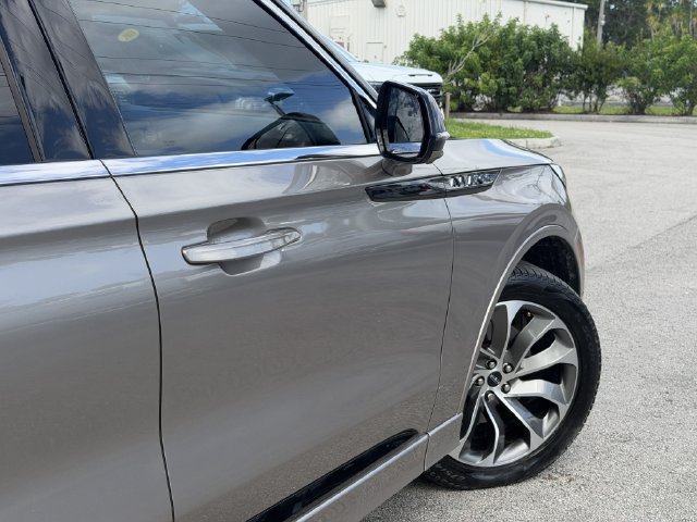 Used 2021 Lincoln Aviator Grand Touring w/ Equipment Group 302A AWD/4WD image 9