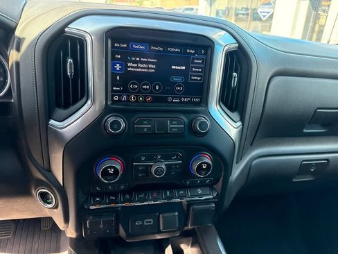Used 2020 Chevrolet Silverado 1500 LTZ AWD/4WD image 31