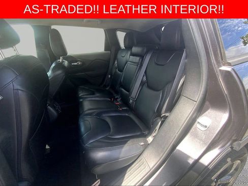 Used 2016 Jeep Cherokee Sport FWD image 16