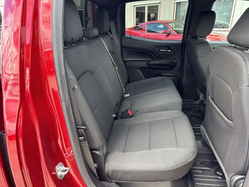 Used 2025 GMC Canyon Elevation w/ Convenience Package RWD image 9