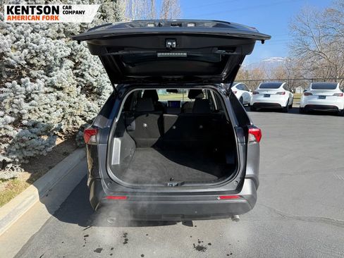 Used 2025 Toyota RAV4 LE image 31