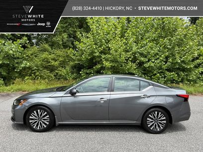 Used 2023 Nissan Altima 2.5 SV