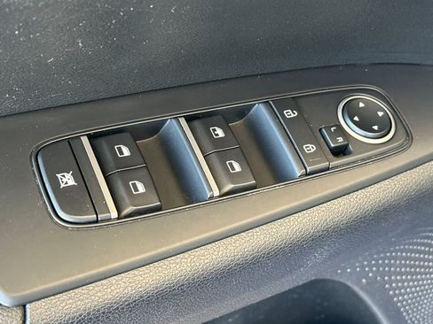 Used 2023 Kia Forte LXS w/ LXS Technology Package FWD image 13