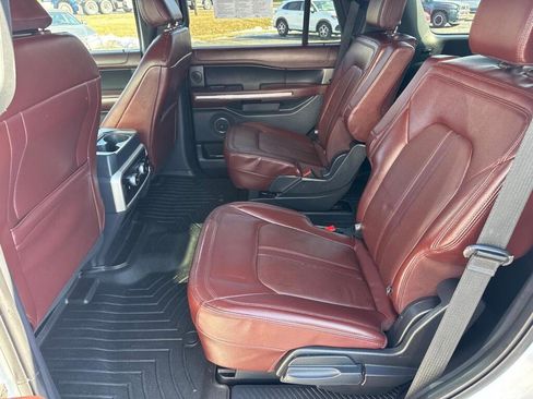 Used 2022 Ford Expedition Limited image 6
