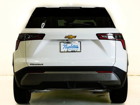 Used 2025 Chevrolet Equinox LT FWD image 7
