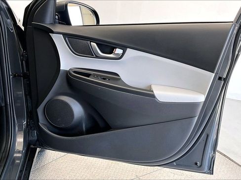 Certified 2023 Hyundai Kona SEL w/ Convenience Package FWD image 19