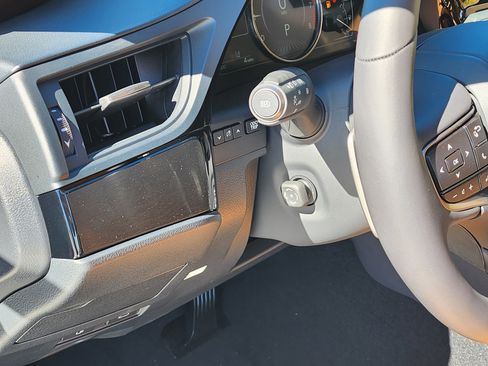 New 2025 Lexus ES 350 w/ Premium Package image 14