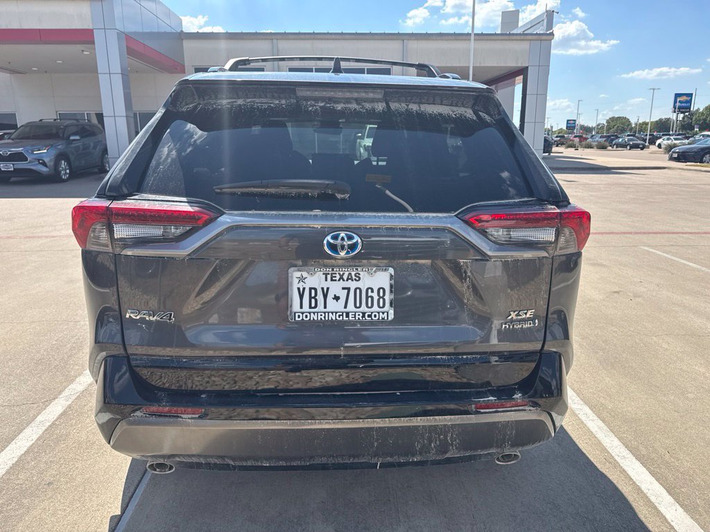 Used 2023 Toyota RAV4 XSE AWD/4WD image 3