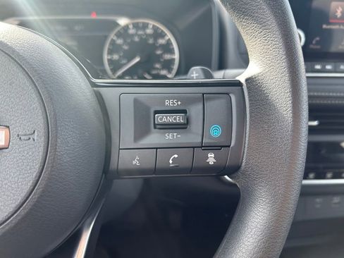 Used 2023 Nissan Rogue SV image 17