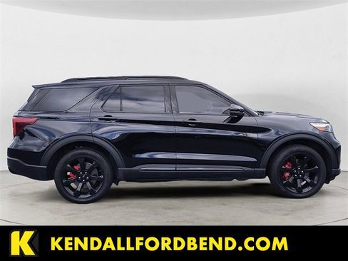 Certified 2022 Ford Explorer ST w/ ST Street Pack image 6