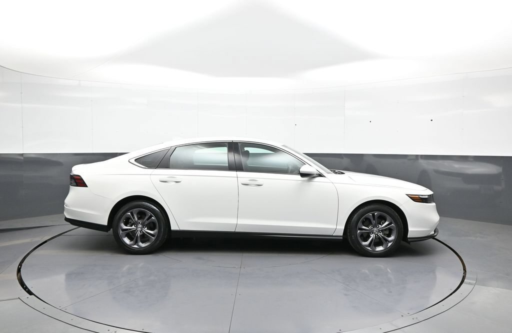 Certified 2023 Honda Accord EX image 5