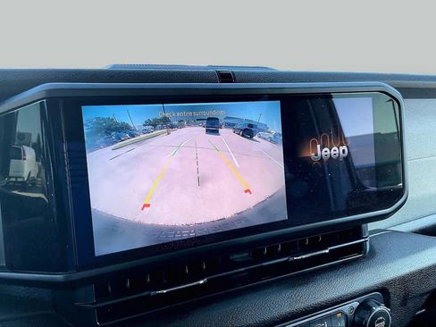 Used 2025 Jeep Wrangler Unlimited Sport AWD/4WD image 27