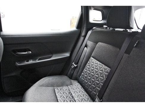 New 2026 Nissan Kicks SV w/ Charging Package FWD image 9