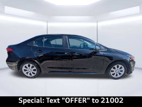Used 2024 Toyota Corolla LE FWD image 2