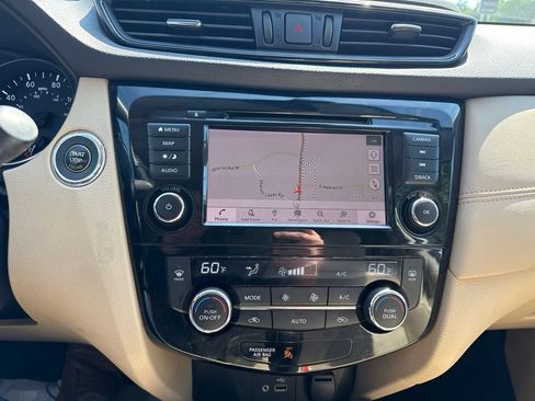 Used 2019 Nissan Rogue SL AWD/4WD image 12