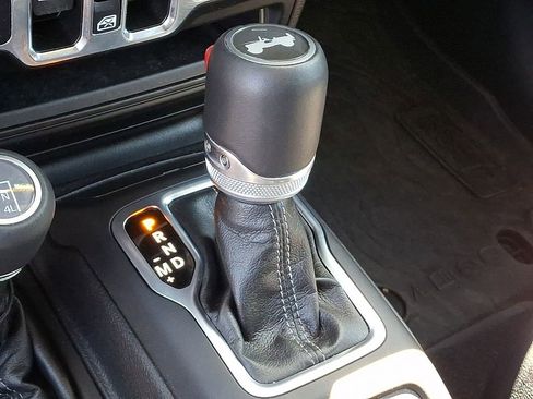 Used 2024 Jeep Wrangler Unlimited Sahara AWD/4WD image 14