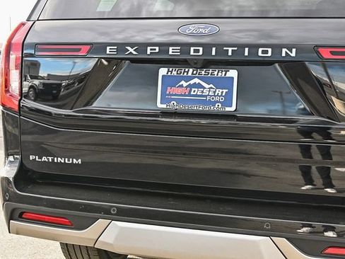 Certified 2025 Ford Expedition Platinum w/ Driver's Package AWD/4WD image 11