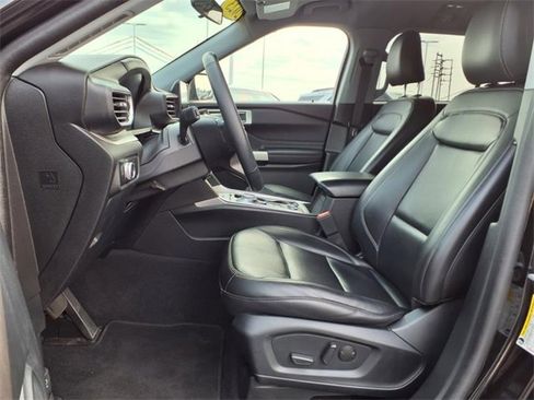 Used 2023 Ford Explorer XLT w/ Equipment Group 202A image 12