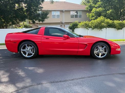 Used 1998 Chevrolet Corvette Coupe w/ Memory Pkg RWD image 5