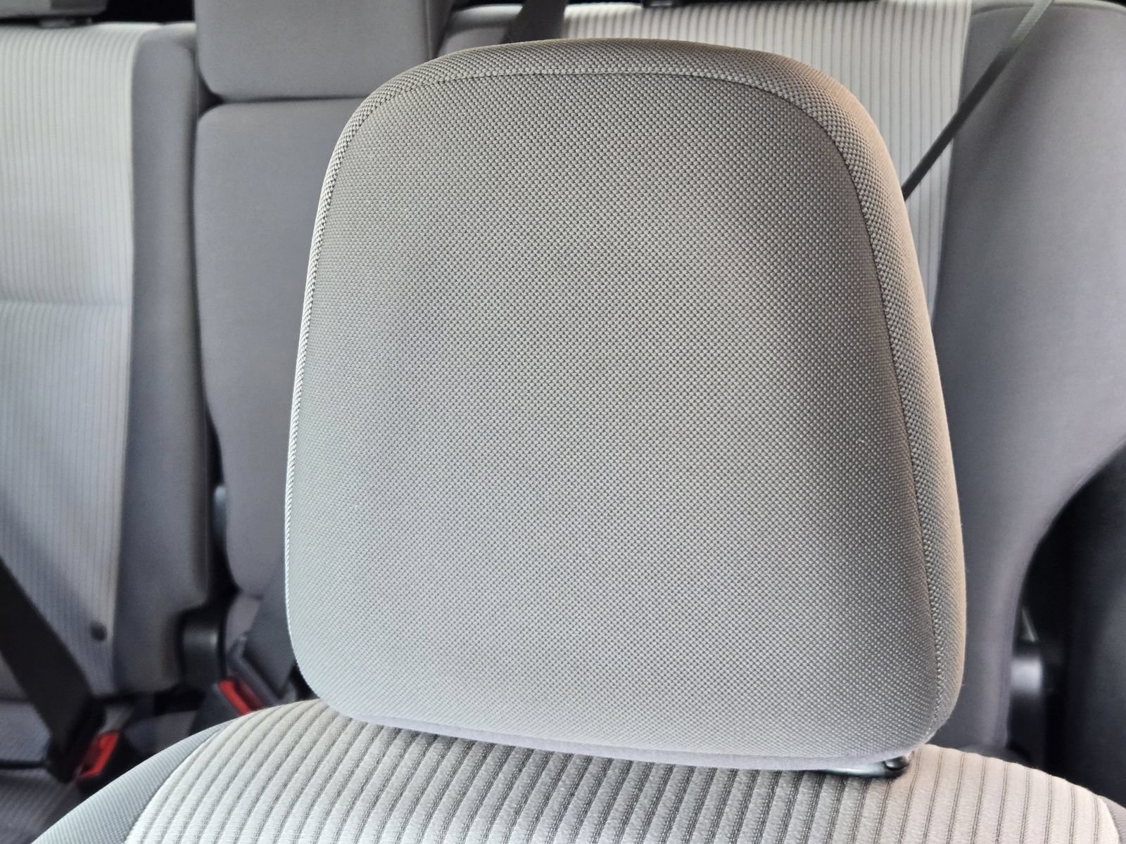 Used 2015 Toyota RAV4 LE AWD/4WD image 25