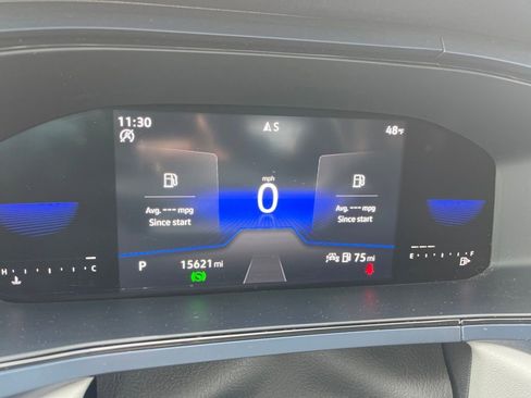 Used 2023 Volkswagen Taos SE w/ Panoramic Sunroof Package FWD image 18