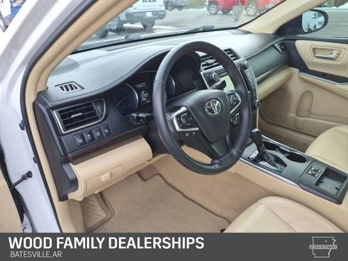 Used 2017 Toyota Camry XLE image 12