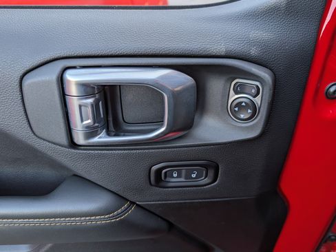 Used 2024 Jeep Wrangler Sahara w/ Technology Group image 15