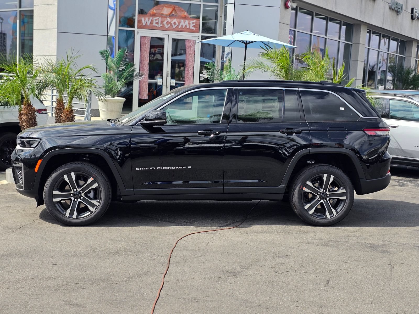 New 2027 Jeep Grand Cherokee Limited AWD/4WD image 5